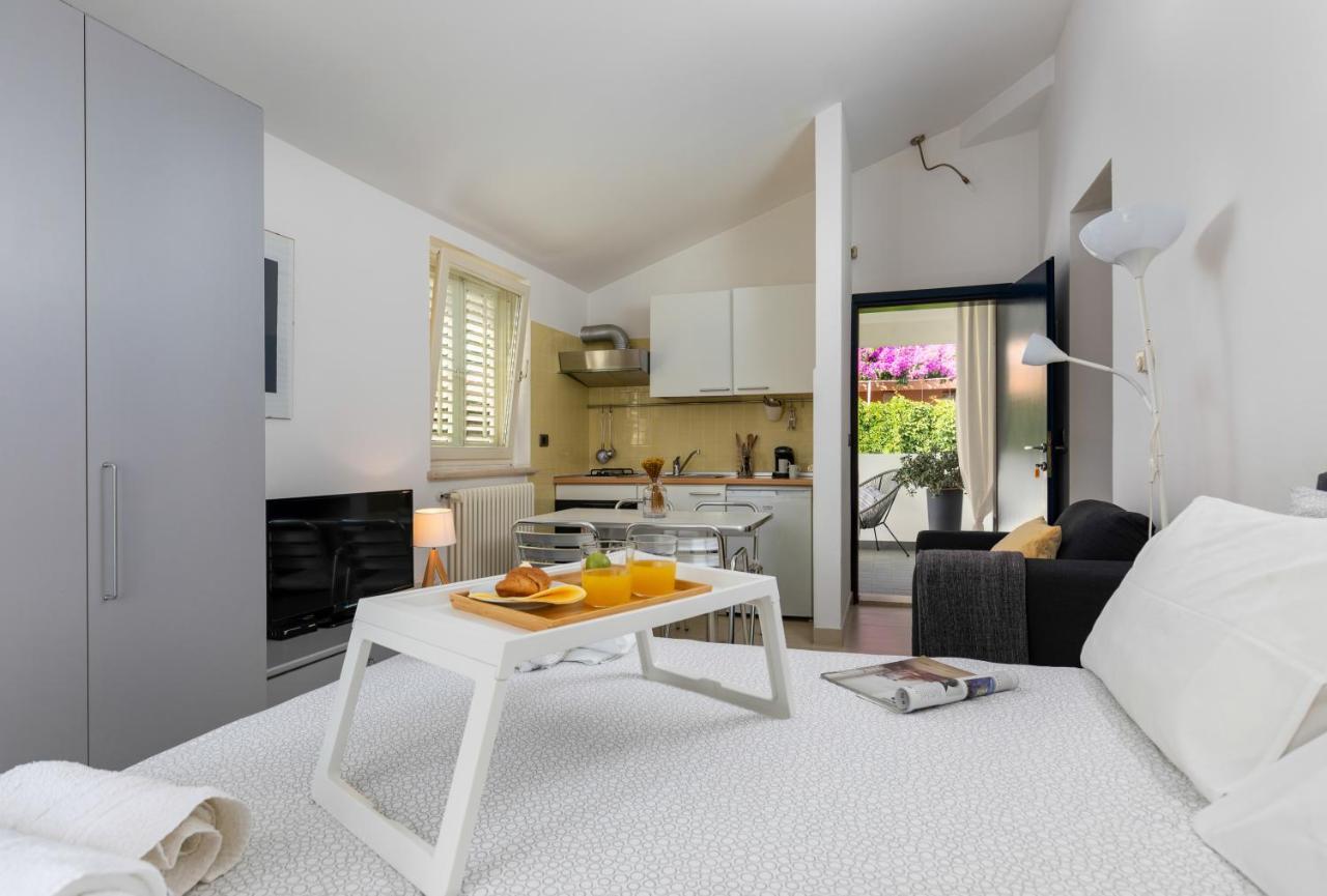 Milena Apartments Rabac Exteriör bild